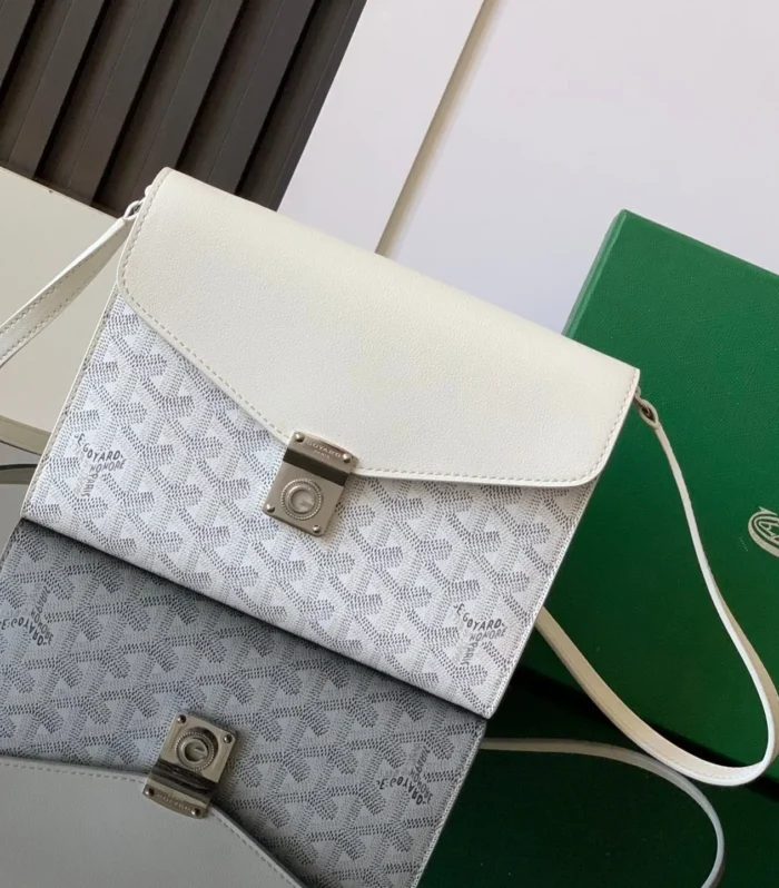CHYPRE WALLET-POUCH 21 IN WHITE GOYARDINE CANVAS AND CALFSKIN