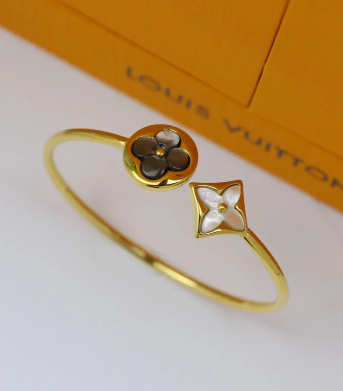 Mother-of-Pearl Rose Gold Bracelet