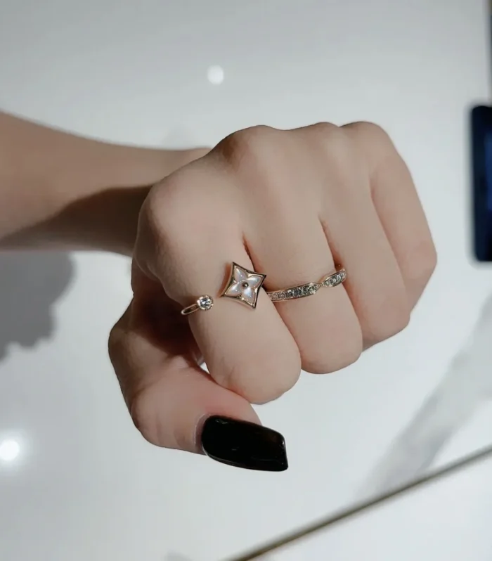 Mother-of-Pearl Mithril Ring