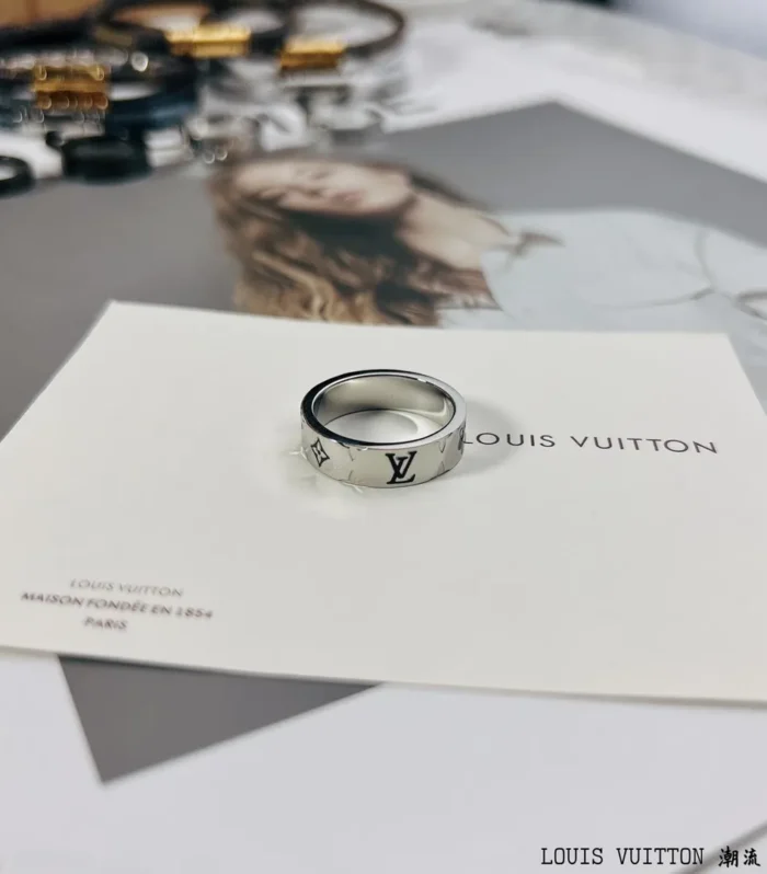 Monogram Vintage Ring Silver