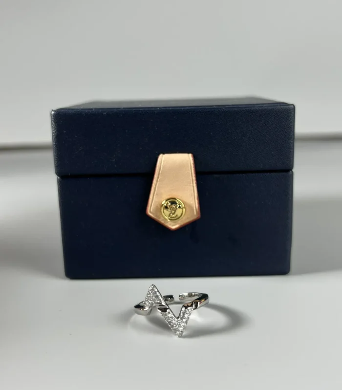 LV Z Ring Diamond