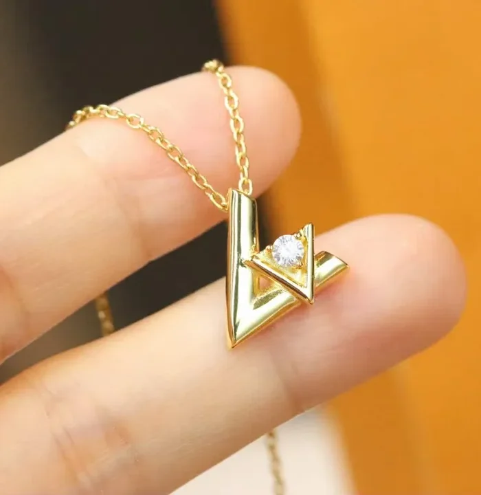 LV Volt V Necklace Gold