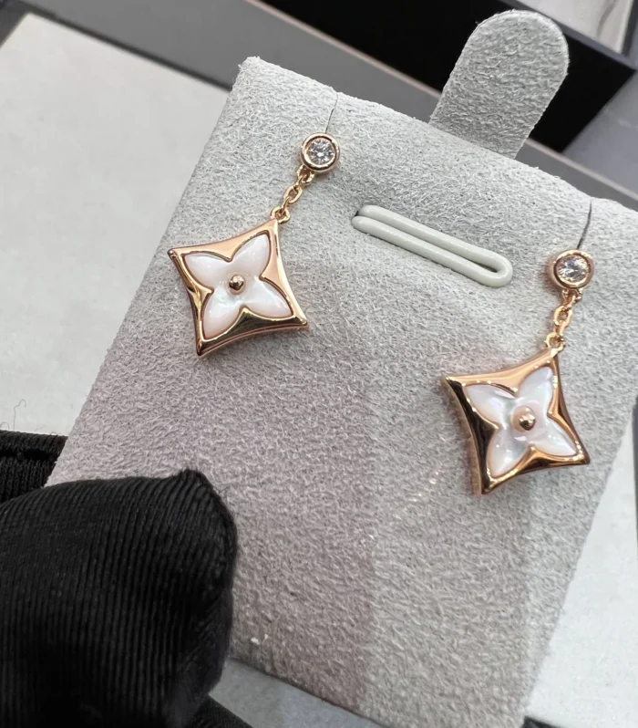 Color Blossom Earrings Mother-of-Pearl