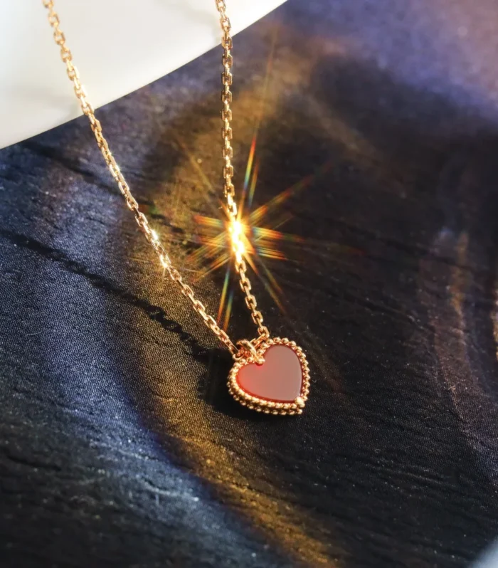VCA Heart Clover Mini Carnelian