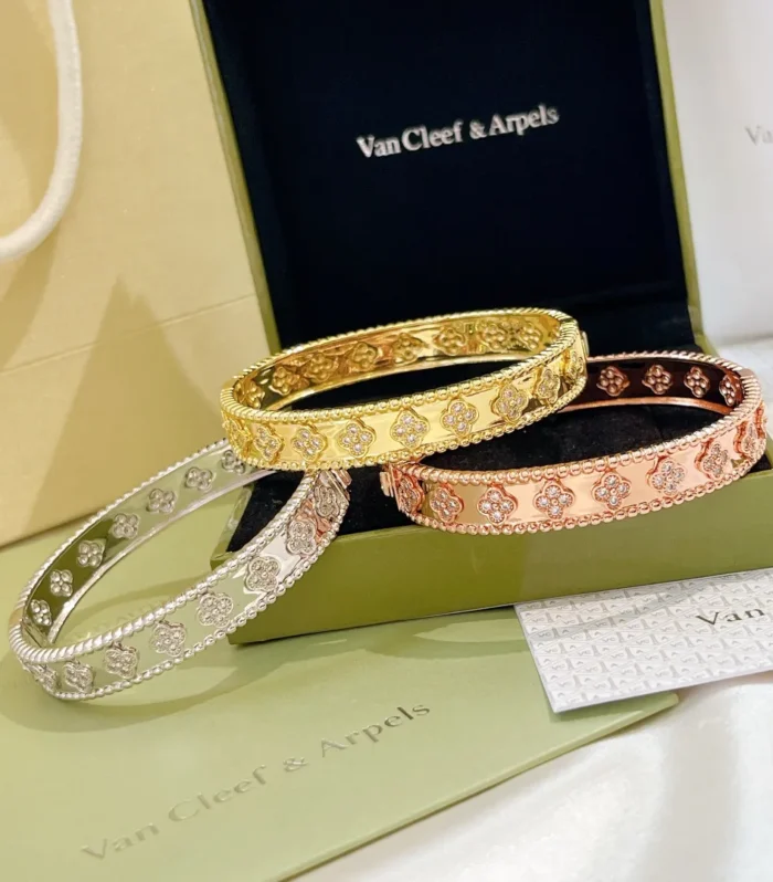 VCA Heart Kaleidoscope Bangle