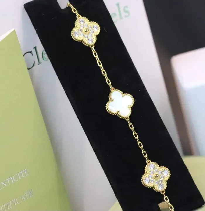 Show Beal Clover Five-Flower Bracelet