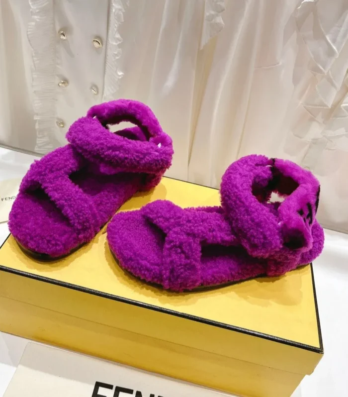 FENDI DAD SANDAL IN MAGENTA PURPLE FLEECE