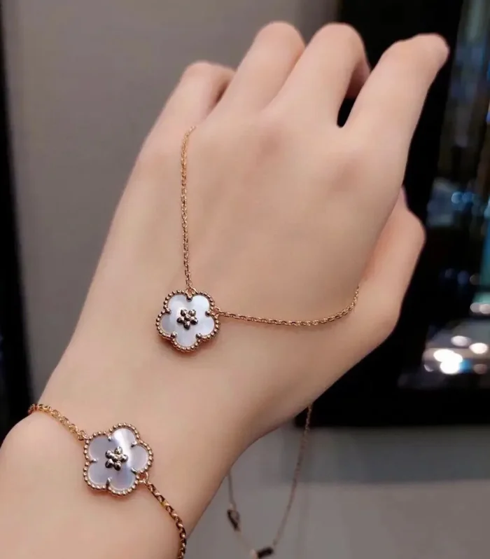 Plum Blossom Necklace Silver