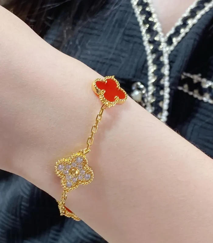 Mother-of-Pearl Clover Bracelet