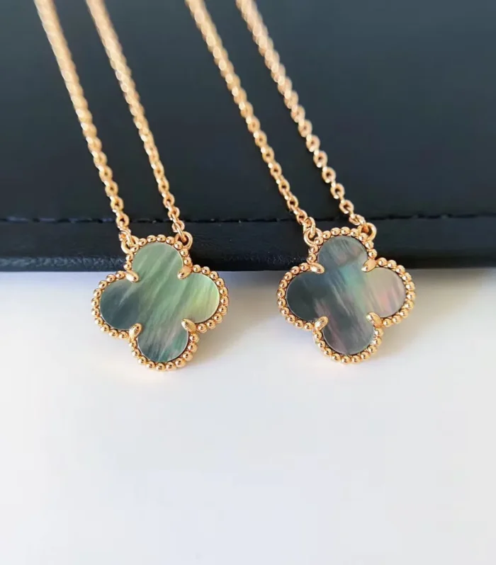 Alhambra Pendant Grey Mother-of-Pearl