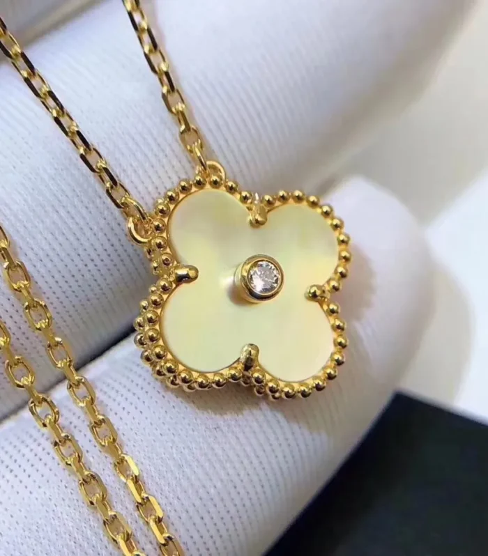 Alhambra Necklace Gold Mother-of-Pearl