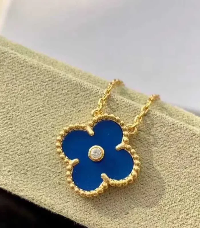 Alhambra Necklace Medium Blue Chalcedony