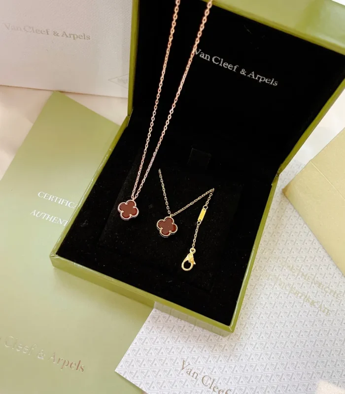 Alhambra Mini Pendant Necklace