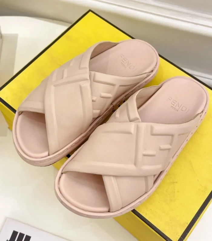 FENDI CROSSOVER SLIPPER IN PALE PINK CALFSKIN