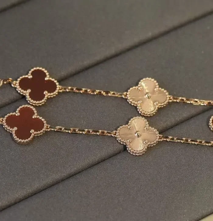 Alhambra Laser Red Agate Bracelet