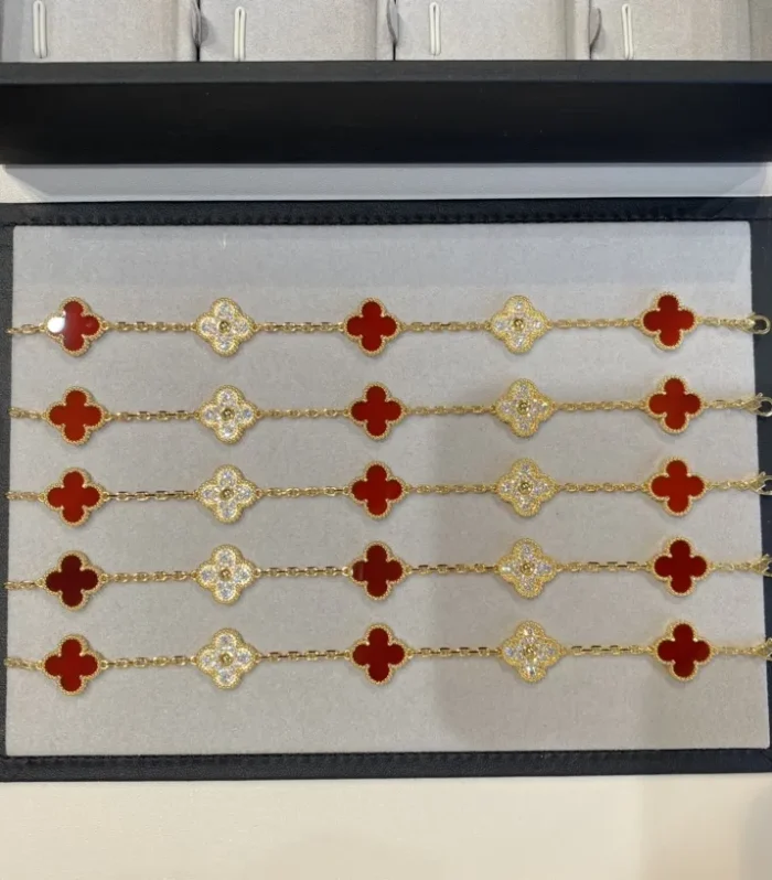 Alhambra Inter Diamond Red Carnelian