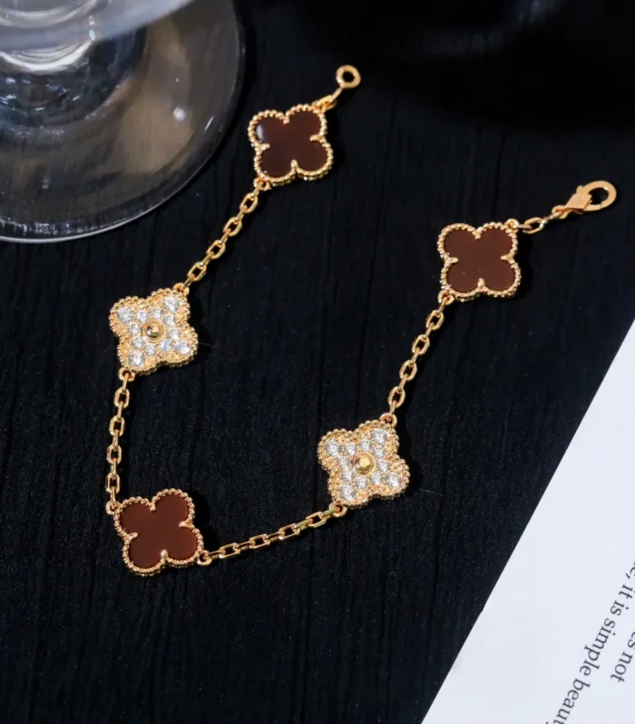Alhambra Five Flower Carnelian Bracelet