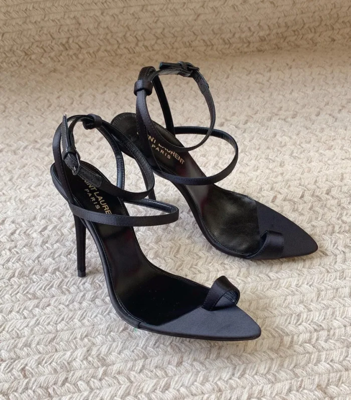 HIGH FLIP FLOPS SANDAL WITH STRAP IN BLACK SILK