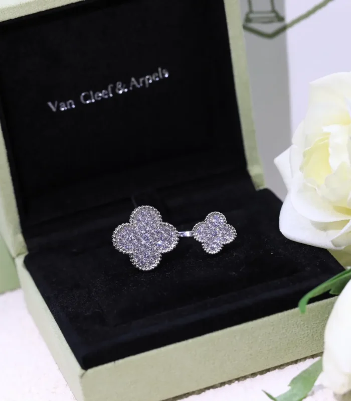 Alhambra Diamond Ring