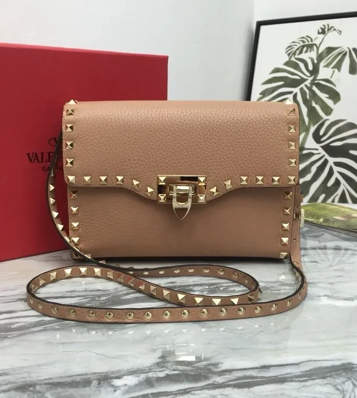 Valentino Rockstud