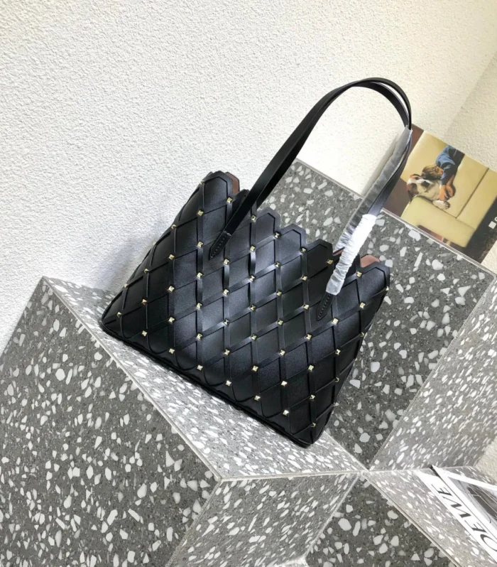 Valentino Beehive