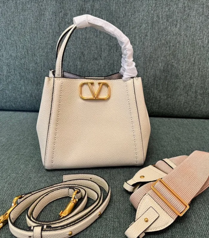 VALENTINO small 19 handbag white calfskin 538536