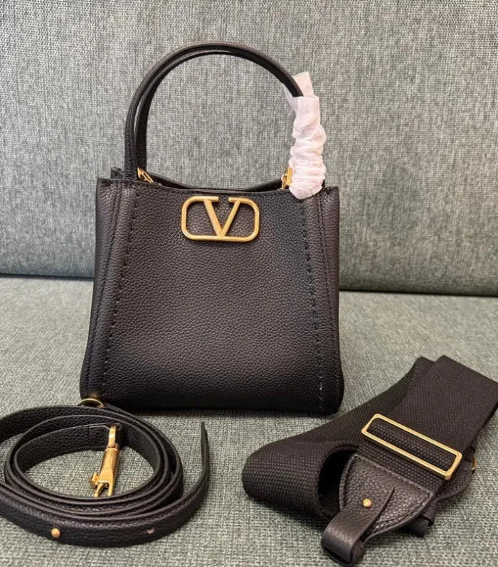VALENTINO small 19 handbag black calfskin 538538