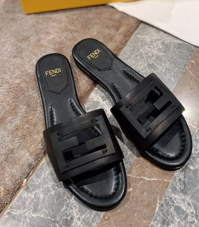 FENDI BAGUETTE SLIDES IN BLACK LAMBSKIN