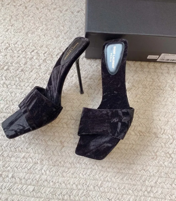 HIGH HEEL SLIDES IN BLACK VELVET