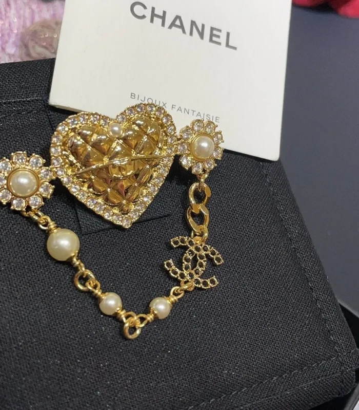CC Brooch Gold 163085