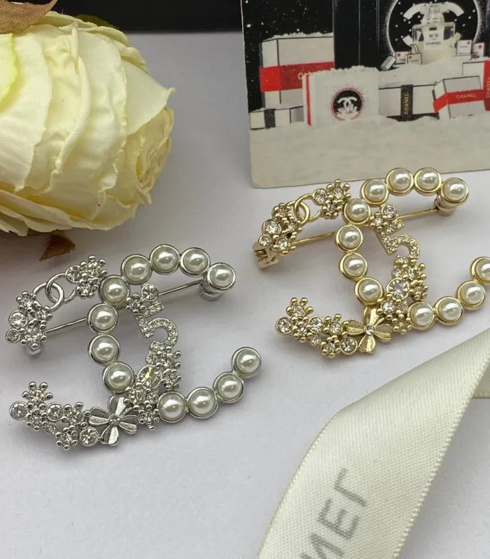 CC Brooch 180086