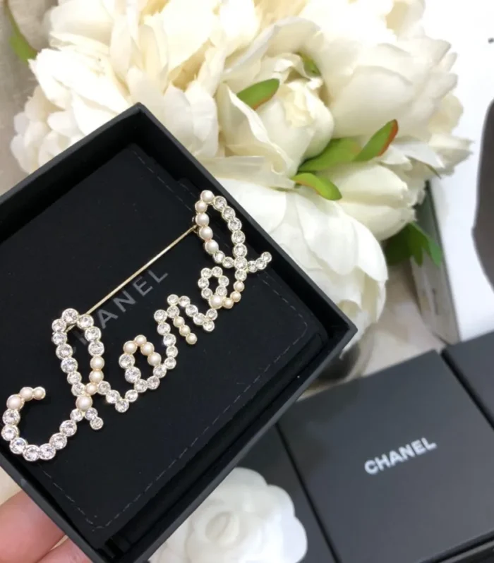 CC Brooch 156915