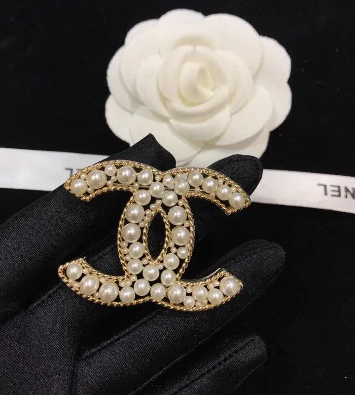 CC Brooch 156080