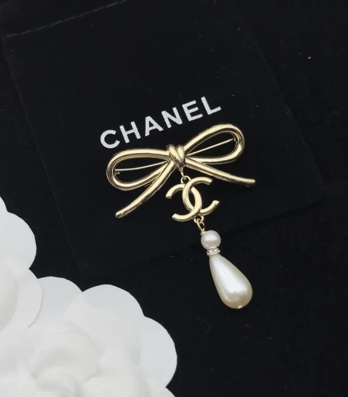 CC  Brooch Pink Gold 173221