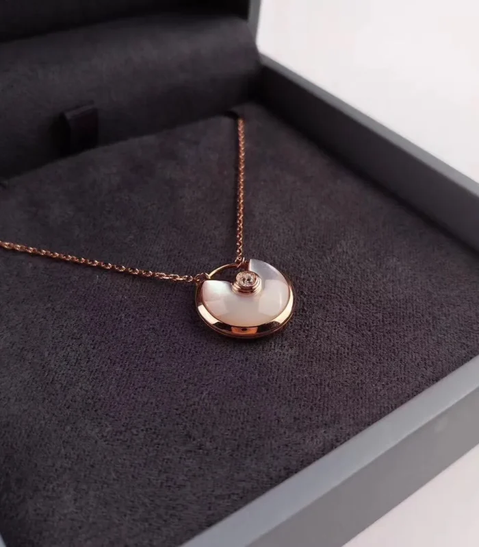 Amulette Necklace