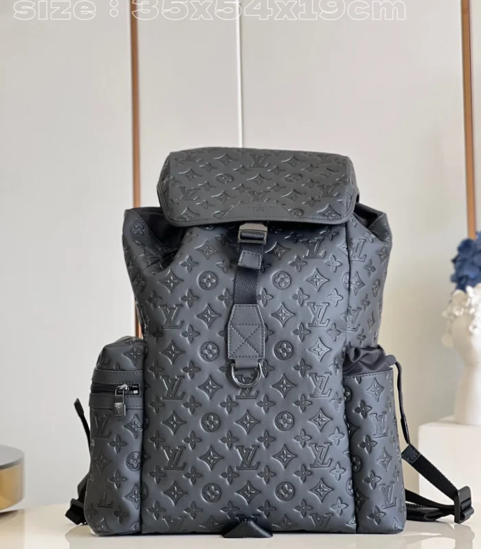 Louis Vuitton Trekking