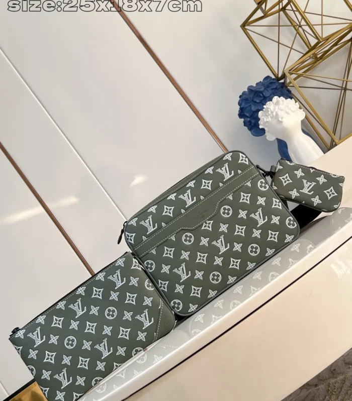 Louis Vuitton Trio Messenger