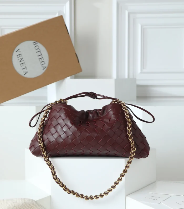 Dustbag Notte Chain Clutch