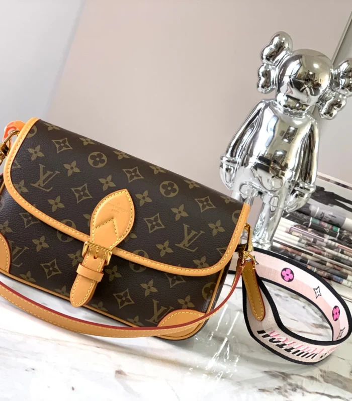 DlANE Handbag Medium Leather