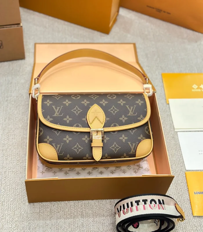 Baguette Bag Double Strap
