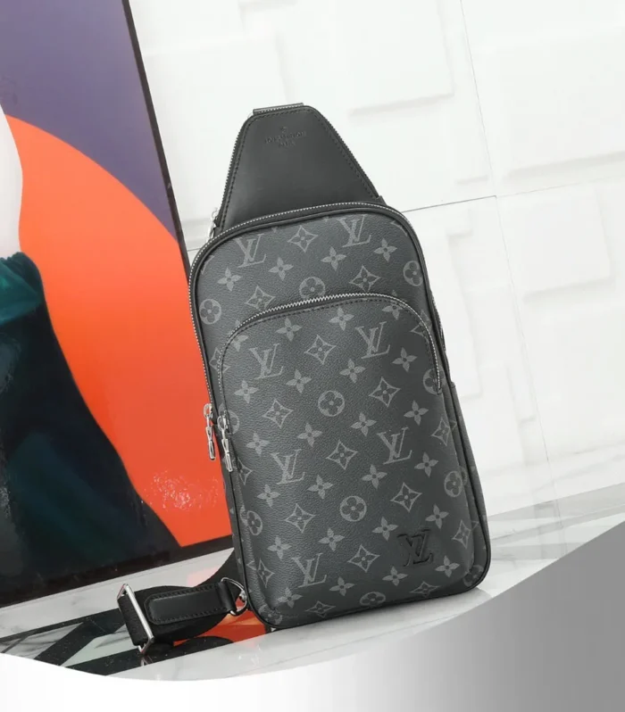 Avenue Sling Bag Taiga Leather