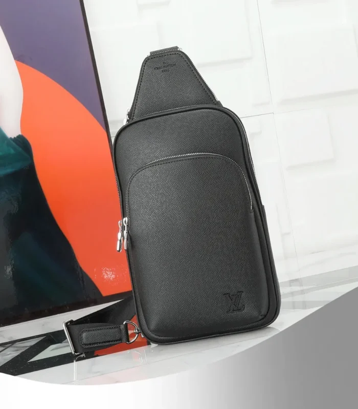 Avenue Shoulder Bag Taga Black
