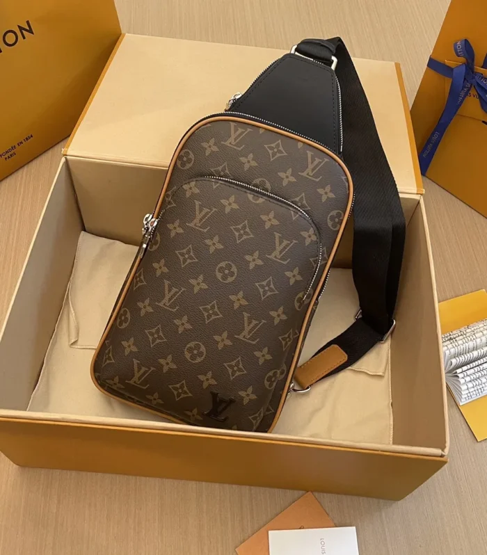 Avenue Shoulder Bag Black Yellow