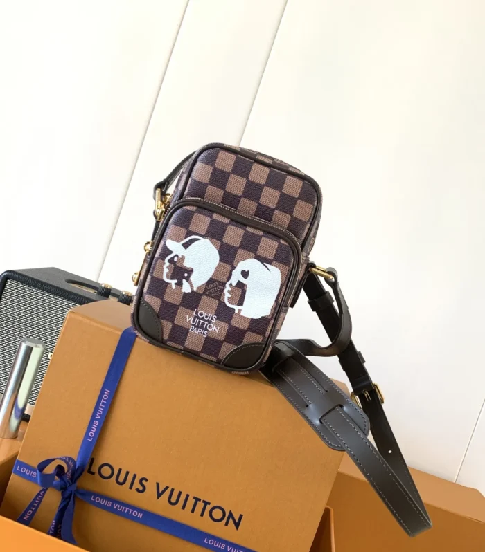 Amazone Crossbody Bag