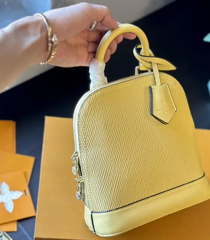 Alma Backpack Retiro Handbag