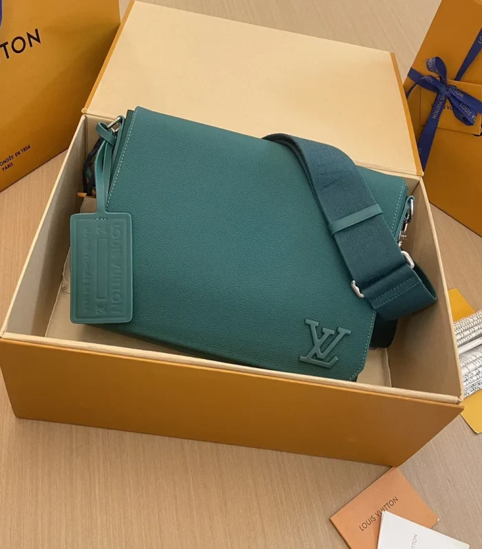 Aerogram Messenger Medium
