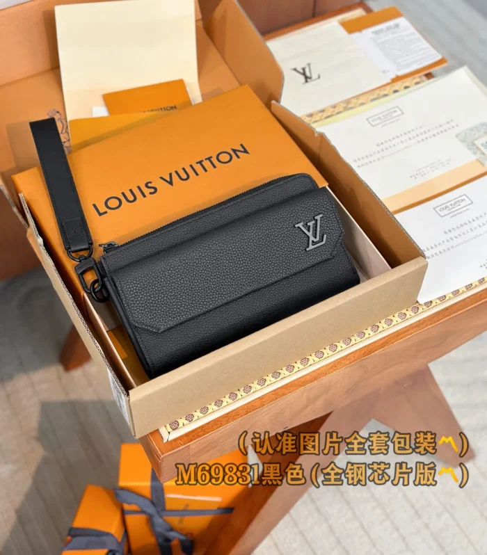 Aerogram Long Wallet Black