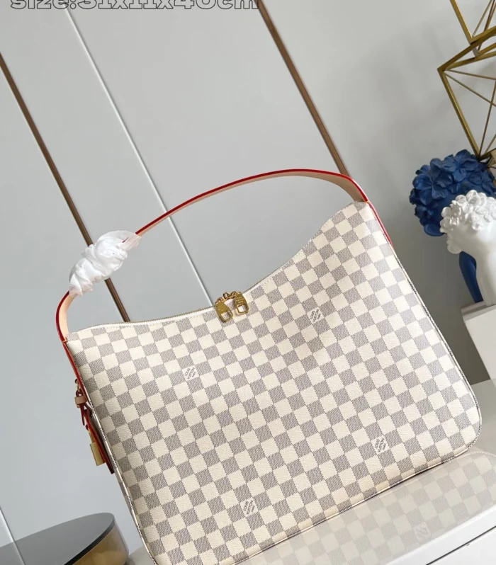 Louis Vuitton Slouchy MM