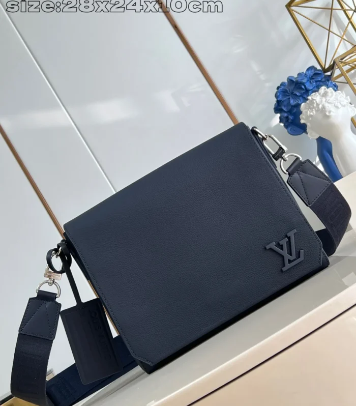 Louis Vuitton Takeoff Messenger MM