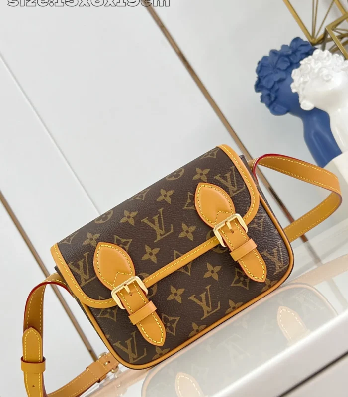 Louis Vuitton Satchel Wearable Wallet G69